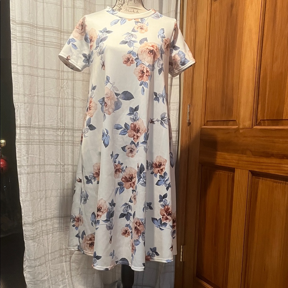 EUC Honey & Lace White Floral Dress w/ Pockets! Size Medium